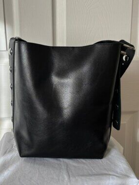 Madewell The Essential Medium Bucket Tote Black Studded Strap